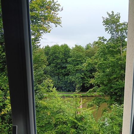 Chambre Privee Dans Une Maison Familiale Charmes  Exterior photo