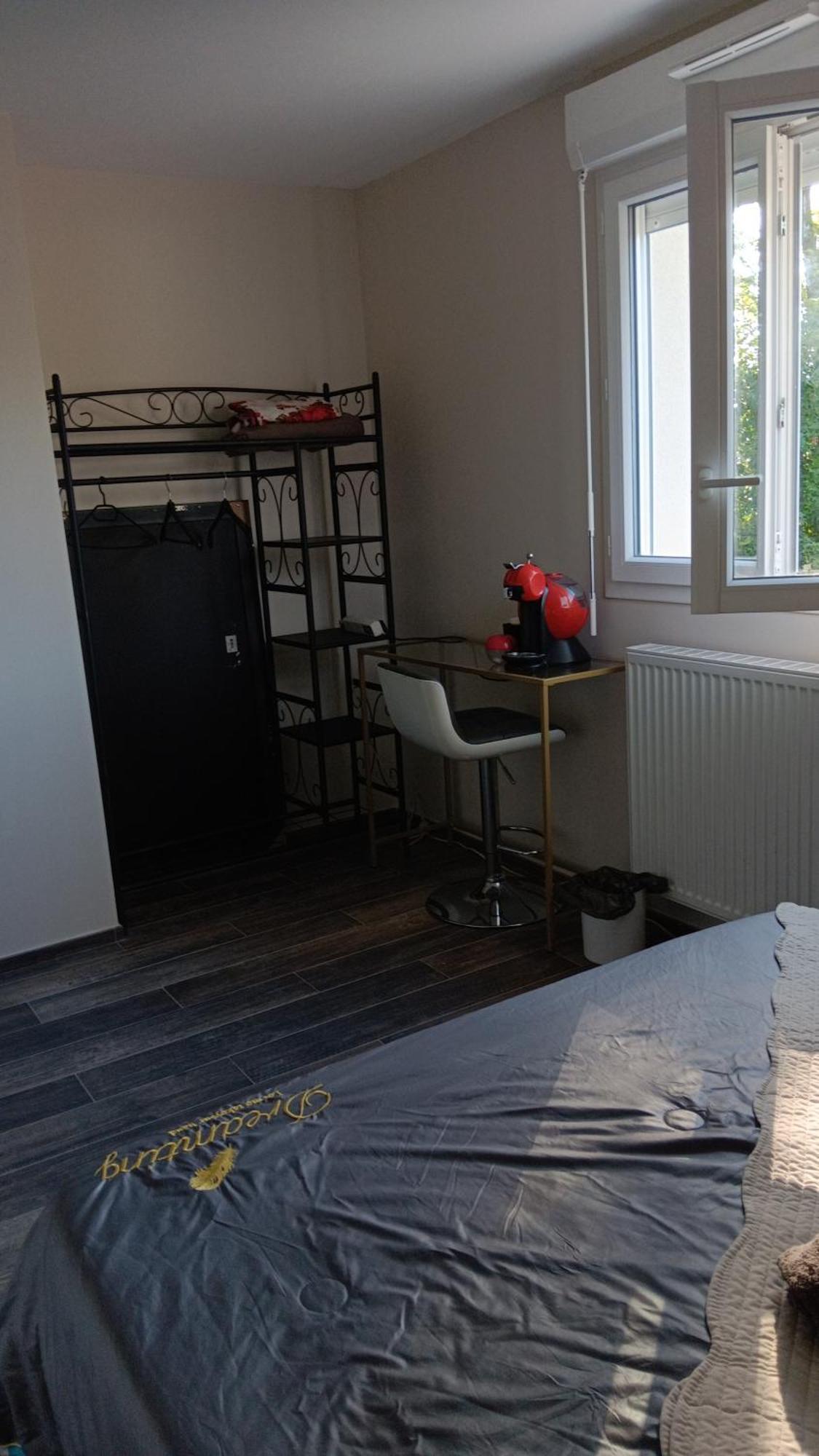 Chambre Privee Dans Une Maison Familiale Charmes  Exterior photo