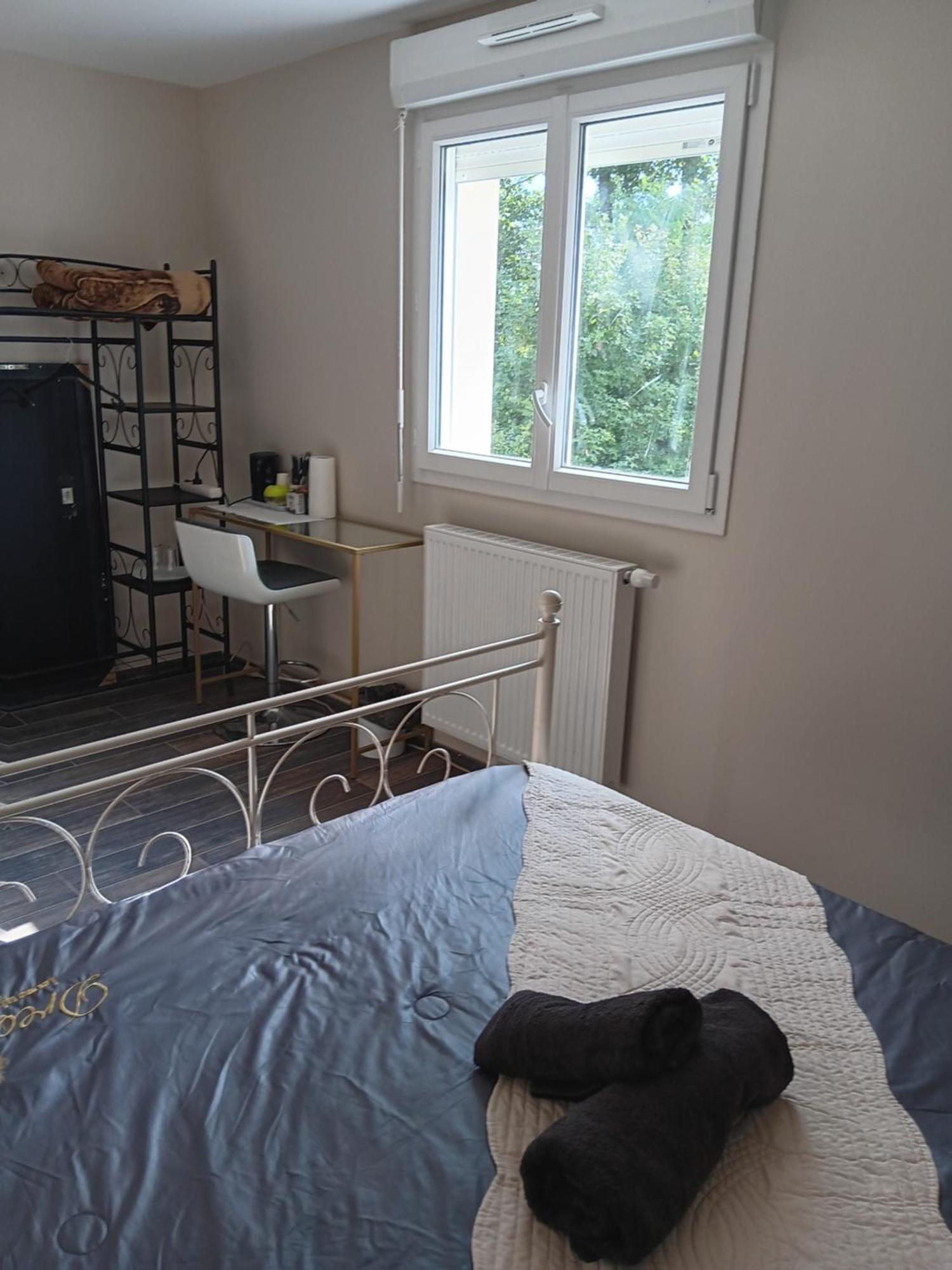 Chambre Privee Dans Une Maison Familiale Charmes  Exterior photo