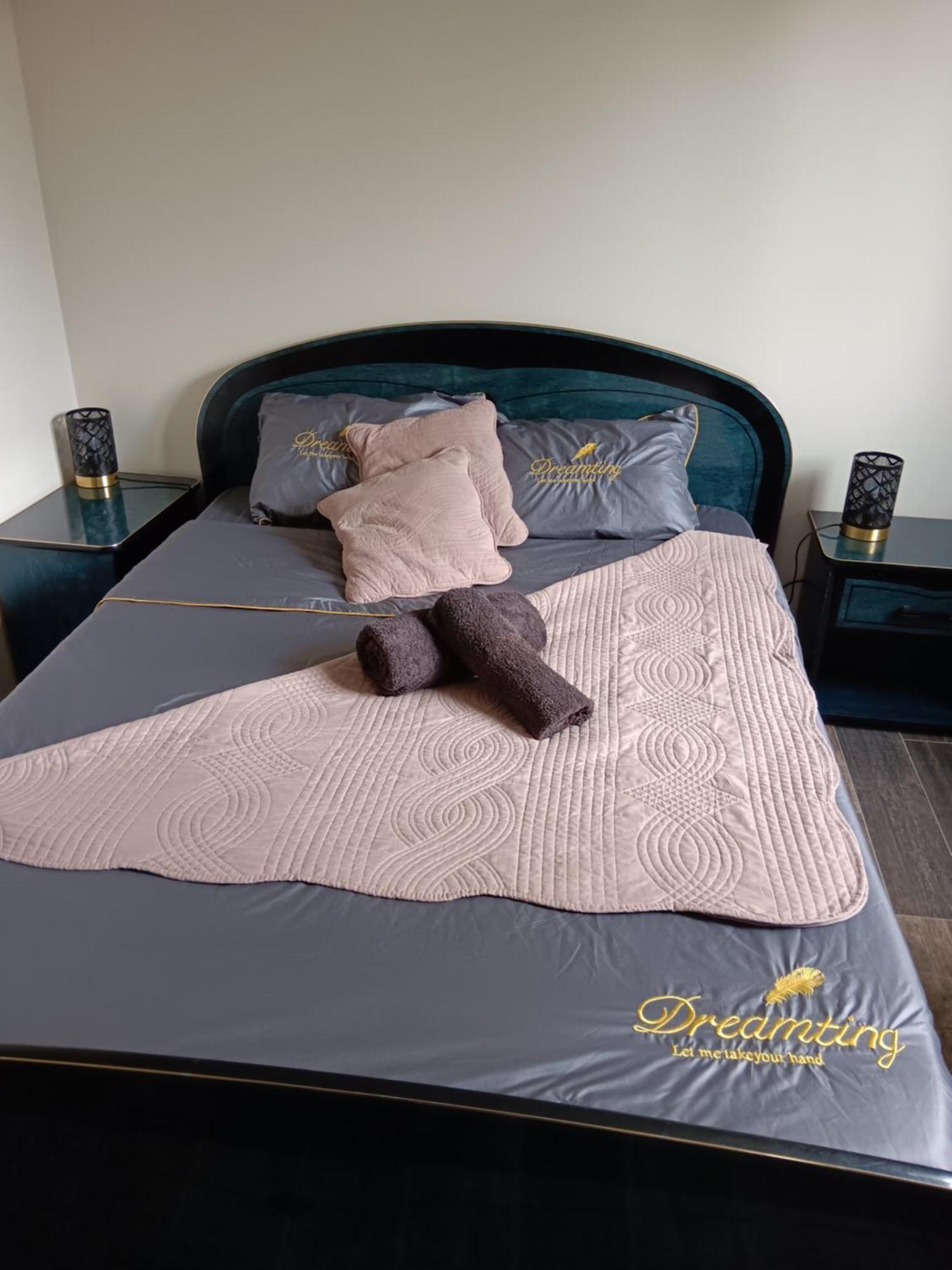 Chambre Privee Dans Une Maison Familiale Charmes  Exterior photo